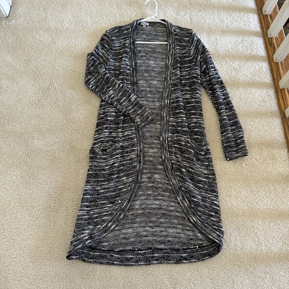 Splendid Sweater - Picture 1 of 4